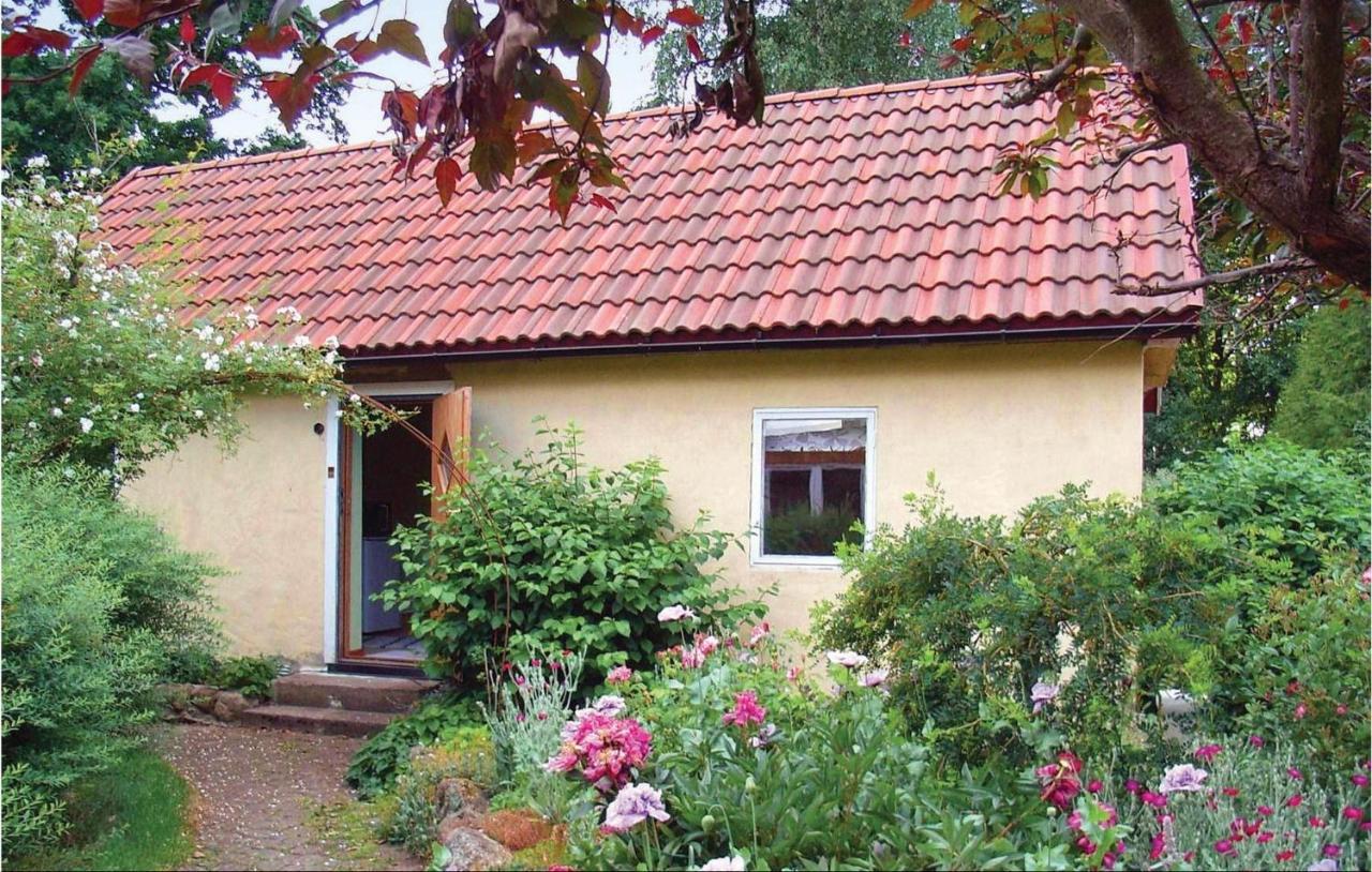 1 Bedroom Beautiful Home In Tomelilla Eksteriør bilde